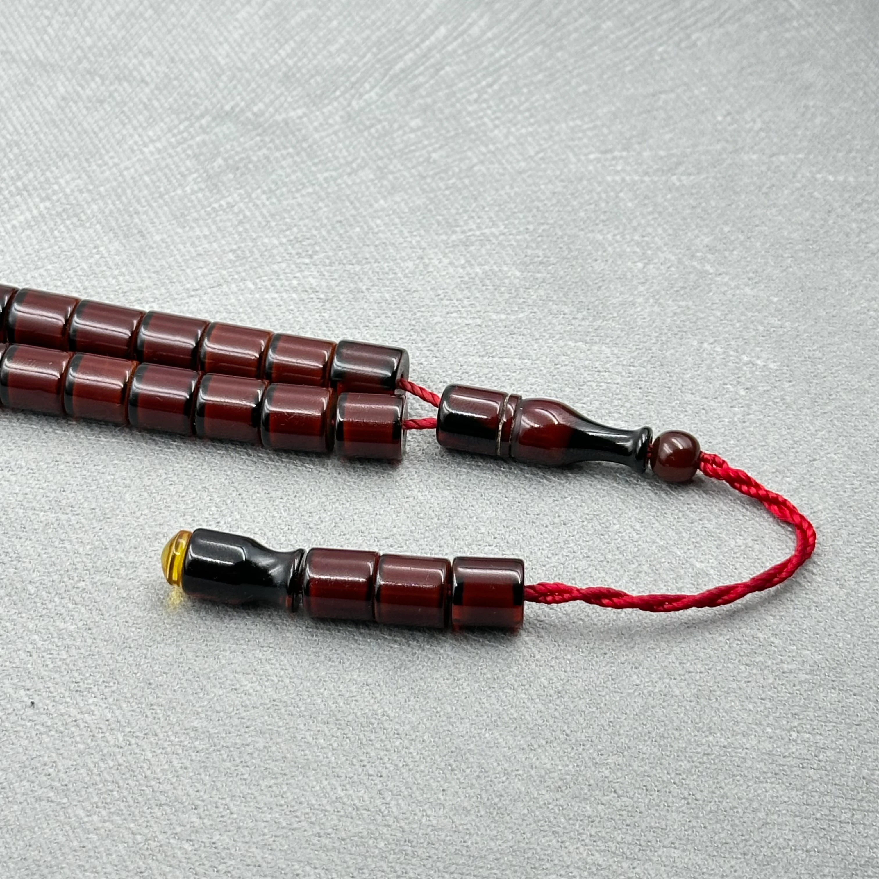 Vişne Rengi Çubuk Kesim Sıkma Kehribar Tespih